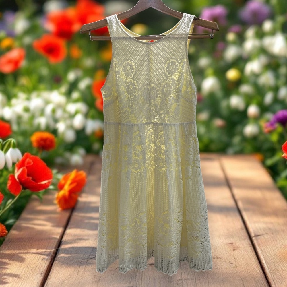 Free People Lacey Cocktail Dress. White / Butter Yellow Lined. Size: 4 - Picture 9 of 11